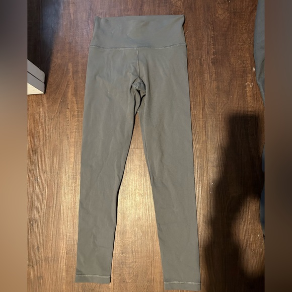 Aritzia - TnaAction TnaLife cheeky high rise - Picture 1 of 3